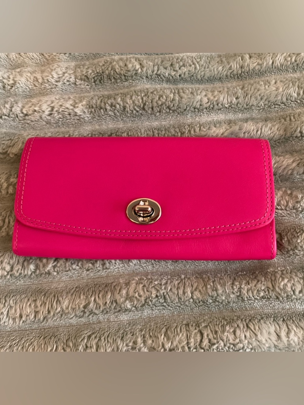 Coach NWOT leather turn lock wallet